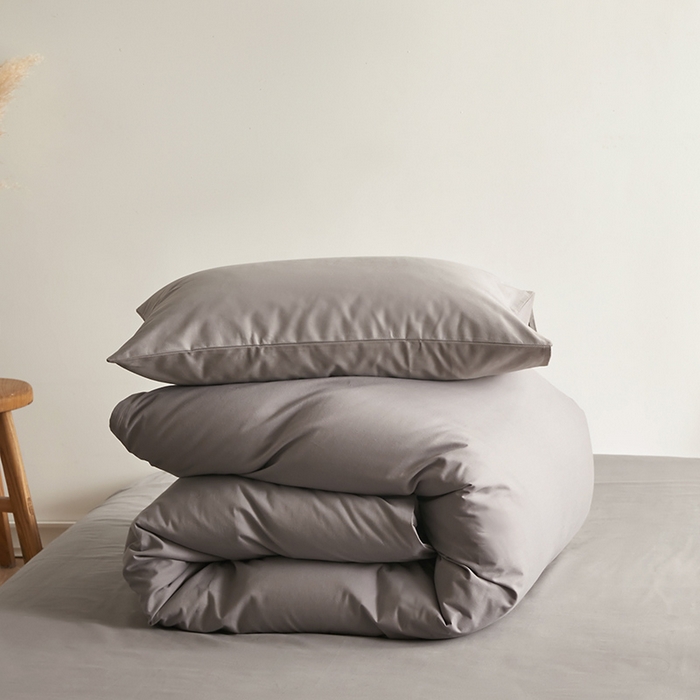 91家纺网 家纺一手货源 找家纺 2024秋季纯色32*21纯色加厚超柔全棉磨毛系列--被套 绅士灰