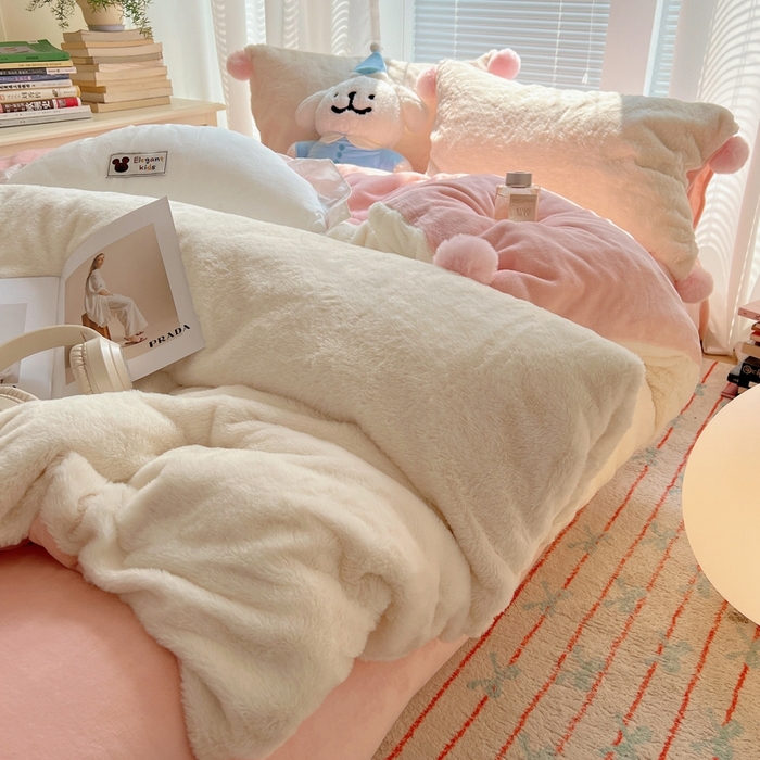 91家纺网 家纺一手货源 找家纺 金爱家 2024新款A类兔毛毛球350克立体牛奶绒四件套 毛球纯色-奶白粉