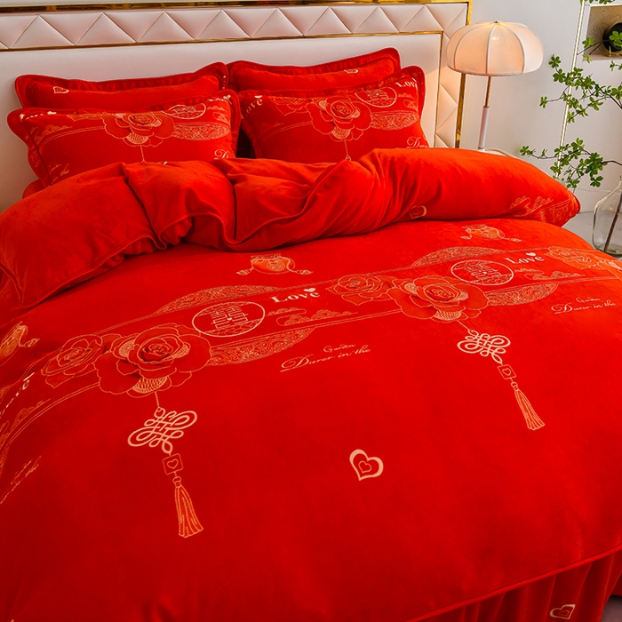 91家纺网 家纺一手货源 找家纺 沐妍家纺 2025新款8斤加厚保暖金貂绒牛奶绒印花四件套 永结同心