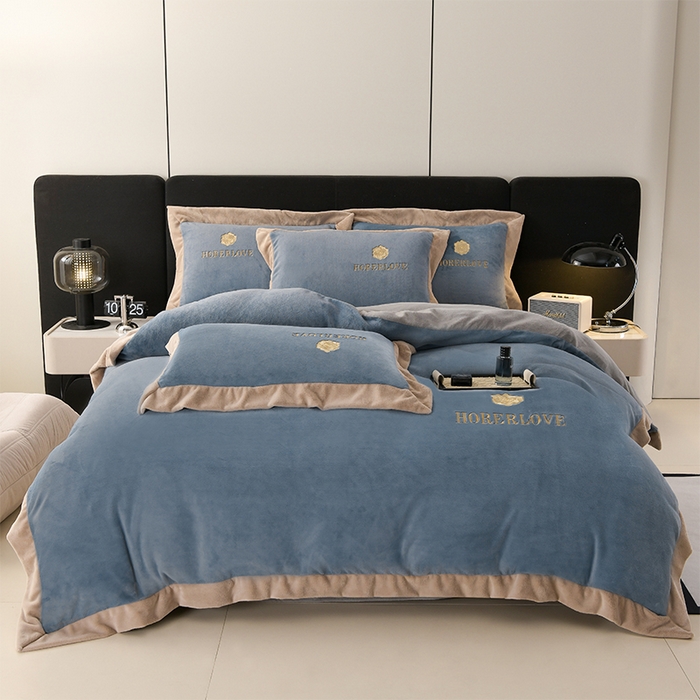 91家纺网 家纺一手货源 找家纺 氧家 2024新款宽边撞色对角牛奶绒绣花四件套--花颜对角 花韵-槟利兰