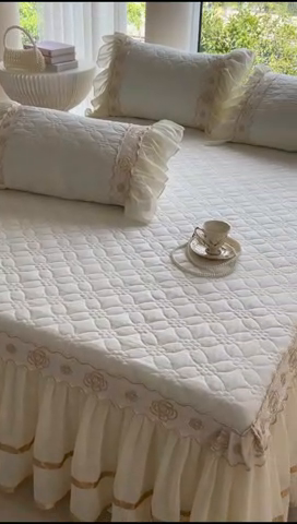 91家纺网 家纺一手货源 找家纺 罗艺轩 2024新款公主风水洗棉夹棉床裙-花蔓花蔓-牛乳白