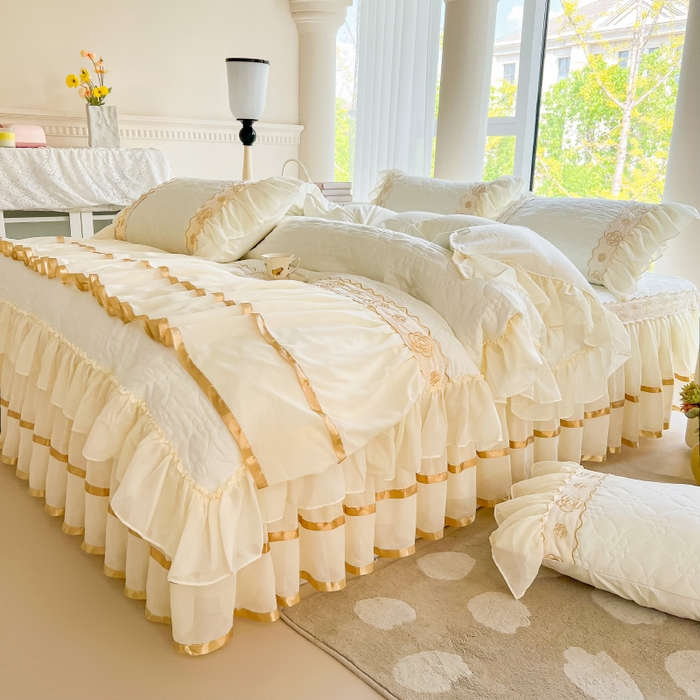 91家纺网 家纺一手货源 找家纺 罗艺轩 2024新款公主风水洗棉夹棉床裙款四件套-花蔓花蔓-牛乳白