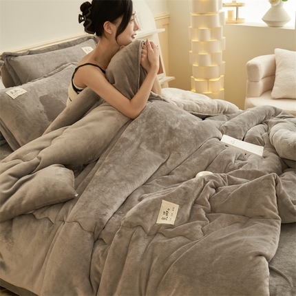 91家纺网 家纺一手货源 找家纺 （总）2024新款保暖舒适牛奶绒冬被四件套