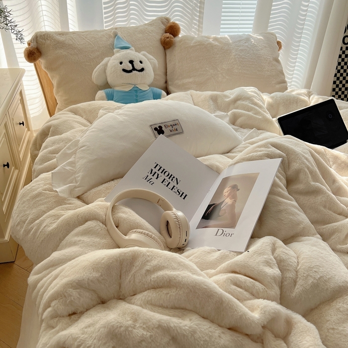 91家纺网 家纺一手货源 找家纺 金爱家 2024新款A类兔毛毛球350克立体牛奶绒四件套 毛球纯色-奶白咖