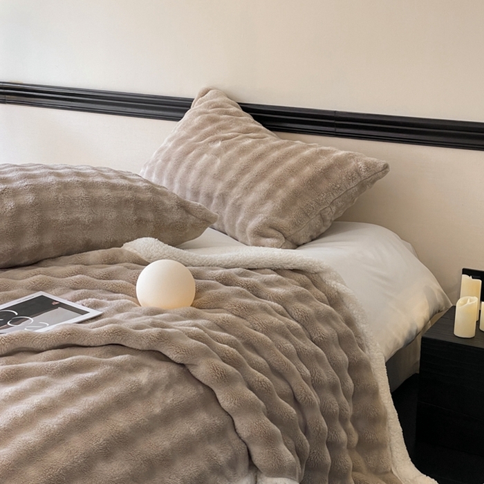 91家纺网 家纺一手货源 找家纺 欧邦 新款仿兔毛泡泡绒羊羔绒毛毯 泡泡双层-卡其