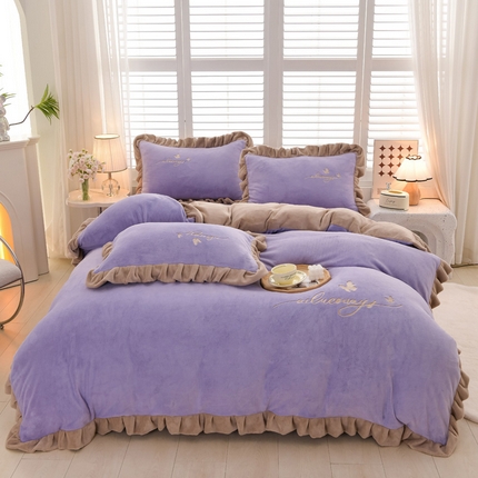 91家纺网 家纺一手货源 找家纺 （总）氧家 2024新款韩版牛奶绒绣花四件套--羽蝶