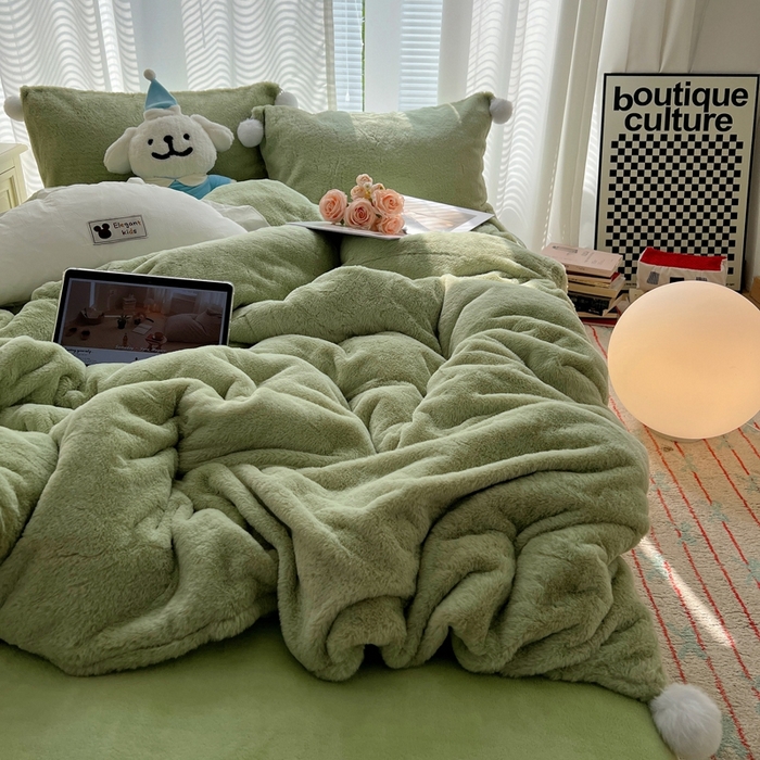 91家纺网 家纺一手货源 找家纺 金爱家 2024新款A类兔毛毛球350克立体牛奶绒四件套 毛球纯色-青绿