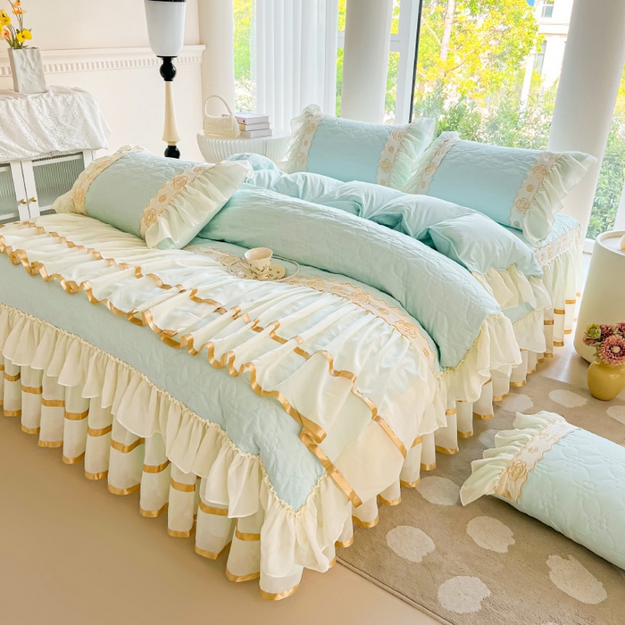 91家纺网 家纺一手货源 找家纺 罗艺轩 2024新款公主风水洗棉夹棉床裙款四件套-花蔓海盐蓝