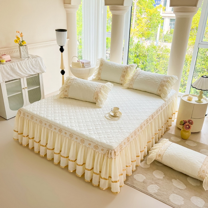 91家纺网 家纺一手货源 找家纺 罗艺轩 2024新款公主风水洗棉夹棉床裙-花蔓花蔓-牛乳白