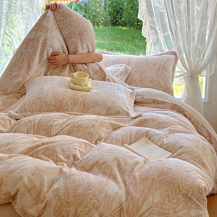 91家纺网 家纺一手货源 找家纺 （总）昊川家纺 2025新款直播热款短毛绒牛奶绒四件套立体雕花四件套