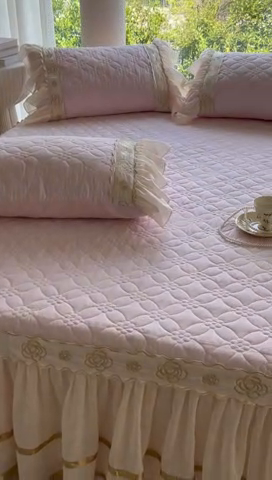 91家纺网 家纺一手货源 找家纺 罗艺轩 2024新款公主风水洗棉夹棉床裙-花蔓花蔓-少女粉