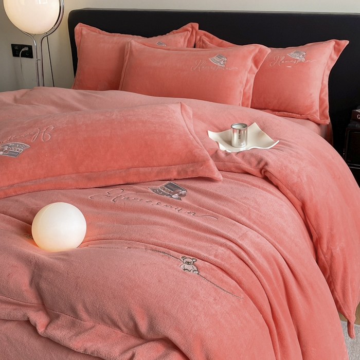 91家纺网 家纺一手货源 找家纺 绒世界 2024新款秋冬加厚公主日记牛奶绒四件套 爱马仕橙