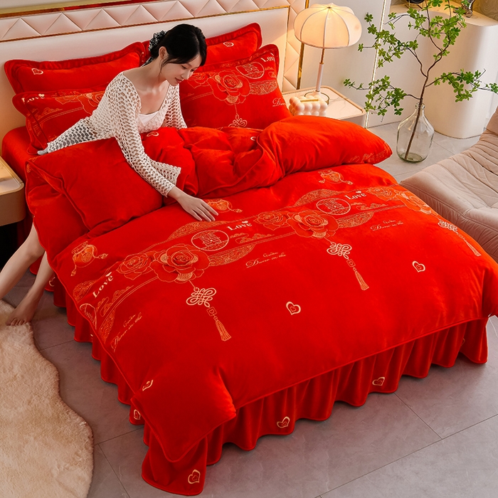 91家纺网 家纺一手货源 找家纺 沐妍家纺 2025新款8斤加厚保暖金貂绒牛奶绒印花四件套 永结同心