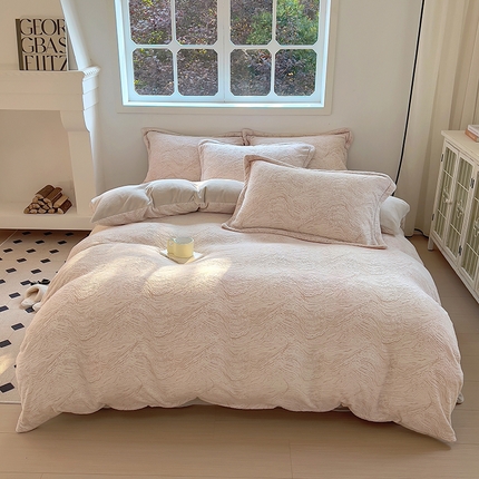 91家纺网 家纺一手货源 找家纺 （总）昊川家纺 2025新款直播热款短毛绒牛奶绒四件套立体雕花四件套