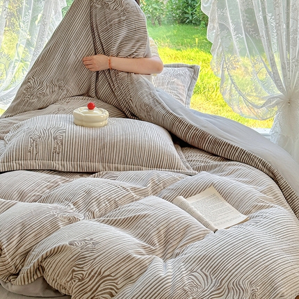 91家纺网 家纺一手货源 找家纺 （总）昊川家纺 2025新款直播热款短毛绒牛奶绒四件套立体雕花四件套