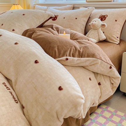 91家纺网 家纺一手货源 找家纺 （总）斯卡诺2025新款直播轻奢爆款小清新牛奶宝宝绒四件套