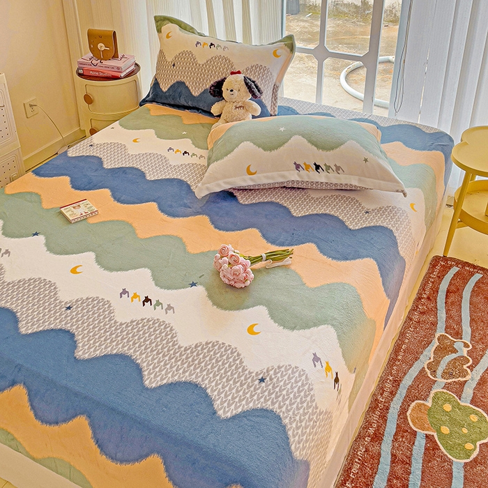 91家纺网 家纺一手货源 找家纺 名兮 2024卡通时尚风高克重牛奶绒床笠 乘风破浪