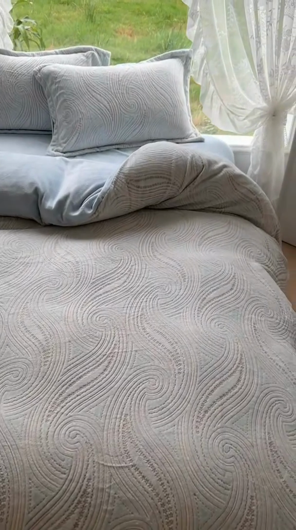 91家纺网 家纺一手货源 找家纺 昊川家纺 2024新款短毛绒牛奶绒立体雕花四件套 极简主义