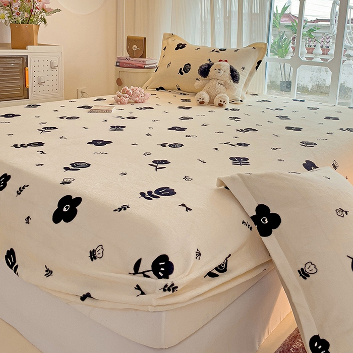 91家纺网 家纺一手货源 找家纺 名兮 2024卡通时尚风高克重牛奶绒床笠 花溪