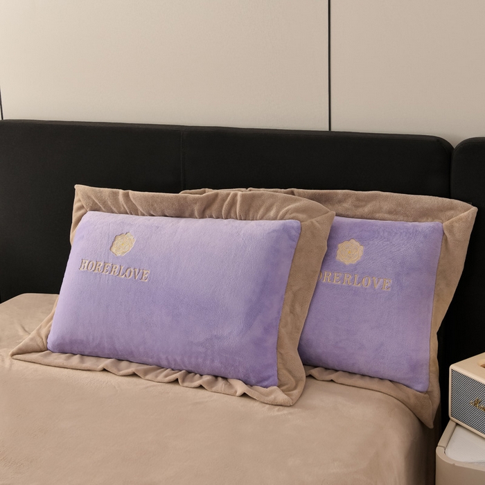 91家纺网 家纺一手货源 找家纺 氧家 2024新款宽边撞色对角牛奶绒绣花四件套--花颜对角 花韵-丁香紫