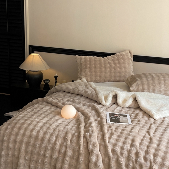 91家纺网 家纺一手货源 找家纺 欧邦 新款仿兔毛泡泡绒羊羔绒毛毯 泡泡双层-卡其