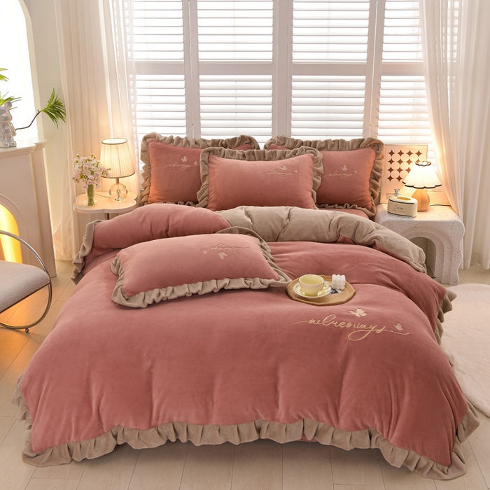 91家纺网 家纺一手货源 找家纺 氧家 2024新款韩版牛奶绒绣花四件套--蝶恋 羽蝶-豆沙