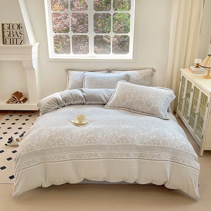 91家纺网 家纺一手货源 找家纺 （总）昊川家纺 2025新款直播热款短毛绒牛奶绒四件套立体雕花四件套