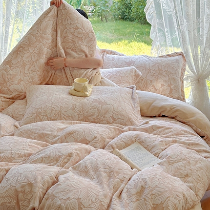 91家纺网 家纺一手货源 找家纺 （总）昊川家纺 2025新款直播热款短毛绒牛奶绒四件套立体雕花四件套