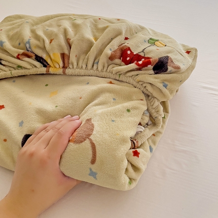 91家纺网 家纺一手货源 找家纺 （总）名兮 2024卡通时尚风高克重牛奶绒床笠