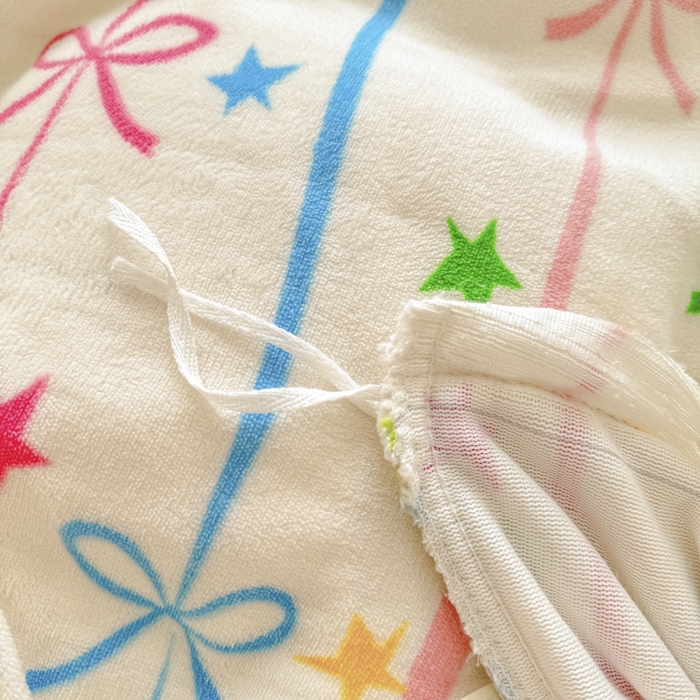 91家纺网 家纺一手货源 找家纺 2025新款小清新双面牛奶绒四件套 蝴蝶结