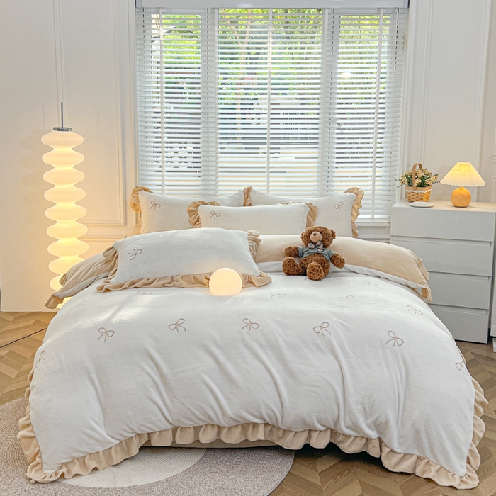 91家纺网 家纺一手货源 找家纺 金麦家纺 2024新款花边款牛奶绒四件套 蝴蝶结-香槟金