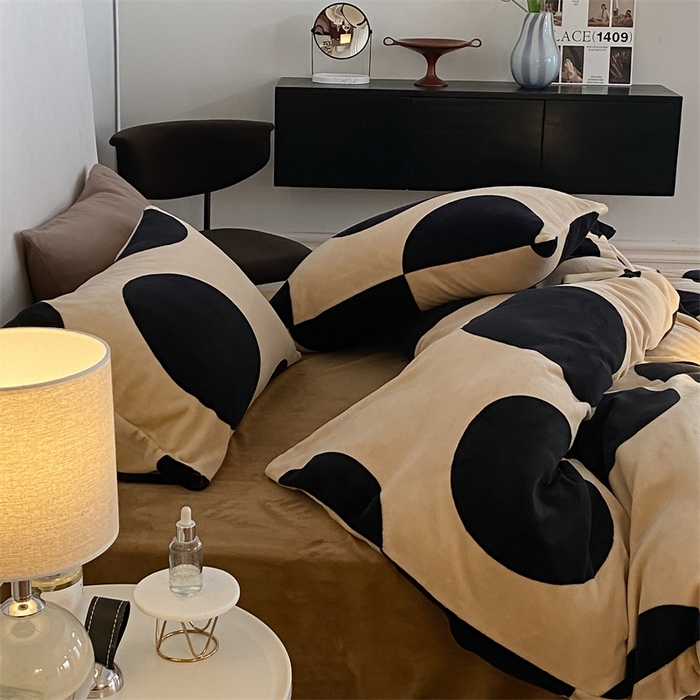 91家纺网 家纺一手货源 找家纺 2025新款小清新双面牛奶绒四件套 黑糖