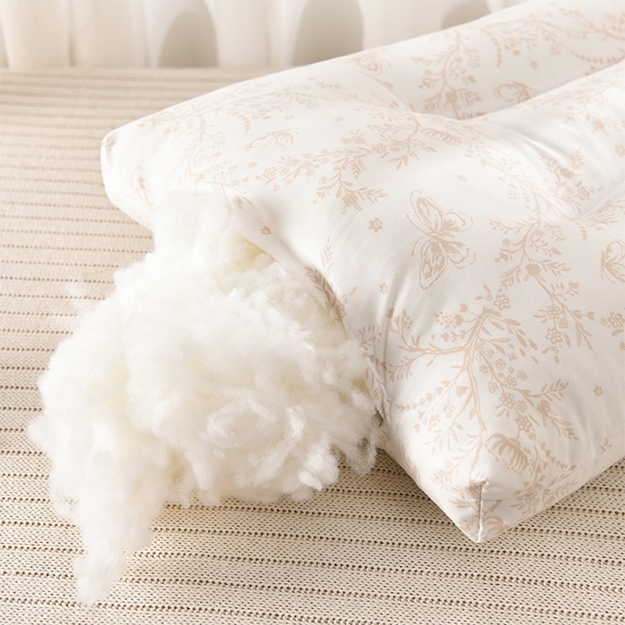 91家纺网 家纺一手货源 找家纺 圣楚家纺 2024新款云朵护颈枕枕头枕芯45*60cm 逐风