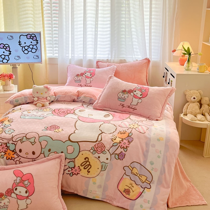 91家纺网 家纺一手货源 找家纺 金爱家 2024新款三丽鸥大版加厚牛奶绒四件套-第二批 熊熊兔美乐蒂