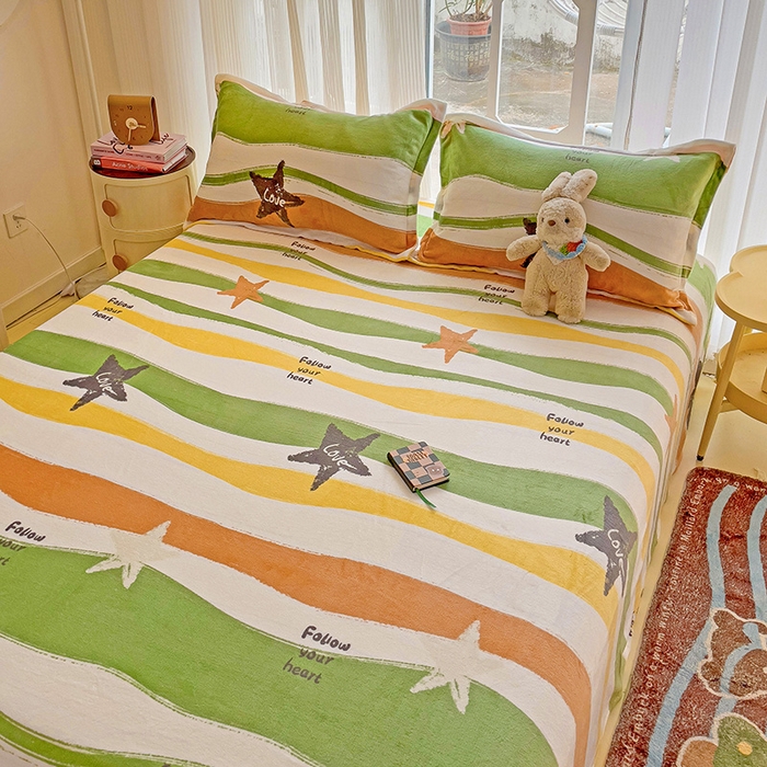 91家纺网 家纺一手货源 找家纺 名兮家居 2024新款时尚卡通风高克重牛奶绒床单-盖毯 繁星