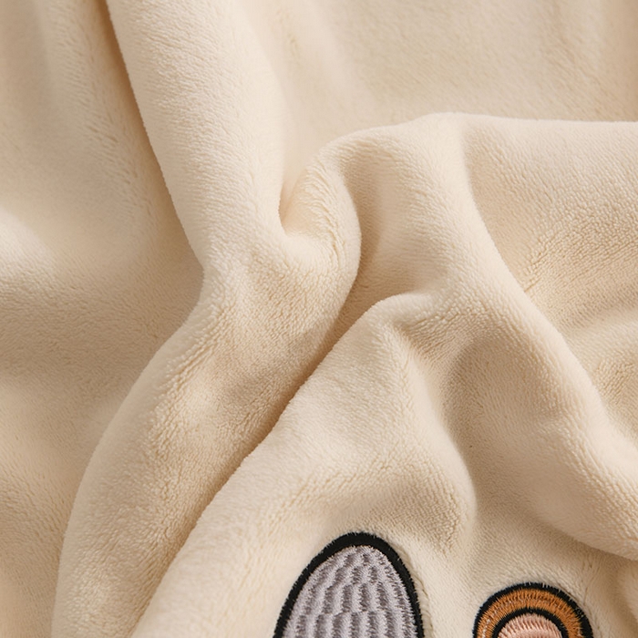 91家纺网 家纺一手货源 找家纺 2025新款毛毯AB版牛奶绒+羊羔绒毯子复合多功能午睡毯 美梦-奶昔白