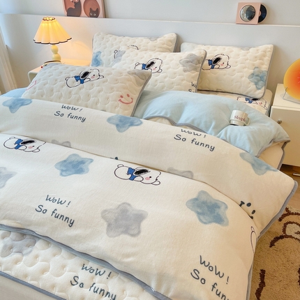 91家纺网 家纺一手货源 找家纺 2024新款A类牛奶绒包边款加厚保暖被套-印花款（机包边款）帕恰狗