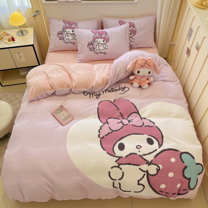 91家纺网 家纺一手货源 找家纺 金爱家 2024新款三丽鸥大版加厚牛奶绒四件套-第二批 绒R草莓美乐蒂