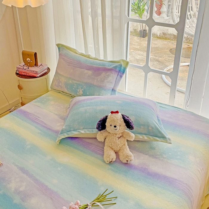 91家纺网 家纺一手货源 找家纺 名兮家居 2024新款时尚卡通风高克重牛奶绒床单-盖毯 彩色的梦