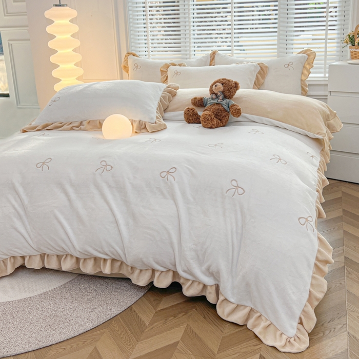 91家纺网 家纺一手货源 找家纺 金麦家纺 2024新款花边款牛奶绒四件套 蝴蝶结-香槟金