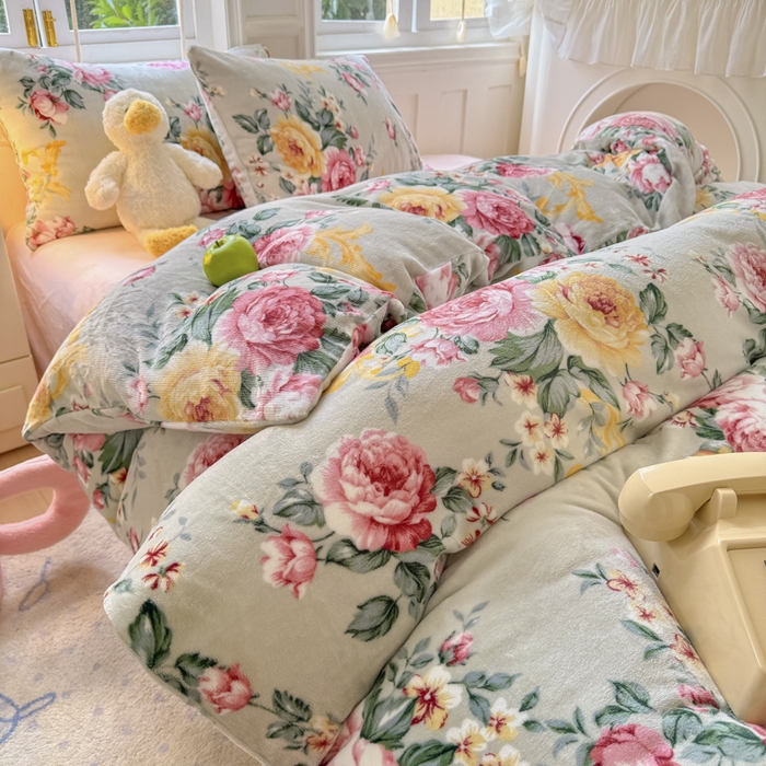 91家纺网 家纺一手货源 找家纺 2025新款小清新双面牛奶绒四件套 花镜