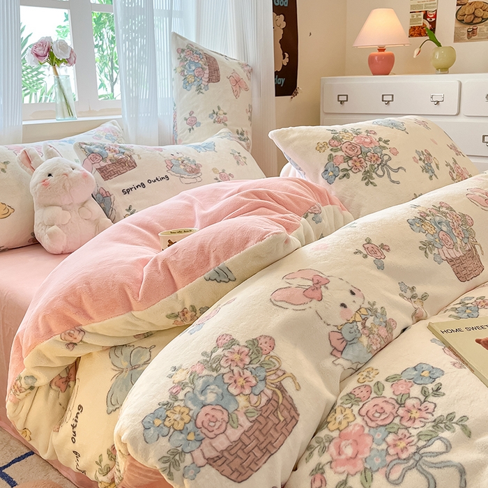 91家纺网 家纺一手货源 找家纺 慕澄家纺 2024新款小清新可爱印花牛奶绒加厚保暖四件套 花篮兔