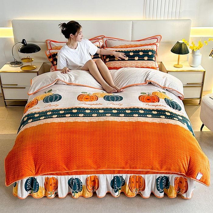 91家纺网 家纺一手货源 找家纺 富缦庭 2024新款8-9斤小包边床裙款牛奶绒印花四件套 南瓜派