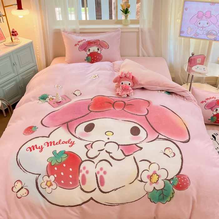 91家纺网 家纺一手货源 找家纺 金爱家 2024新款三丽鸥大版加厚牛奶绒四件套-第二批 绒大版-R草莓果汁美乐蒂