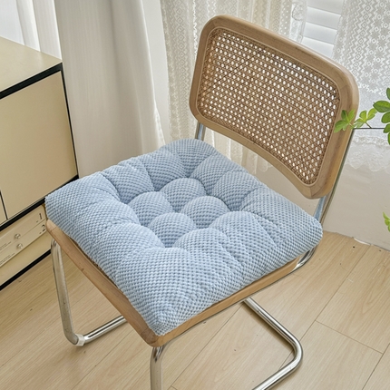 91家纺网 家纺一手货源 找家纺 （总）囍莱家纺 2024新款豆豆绒立体方形坐垫