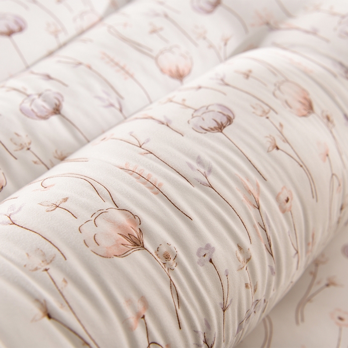 91家纺网 家纺一手货源 找家纺 圣楚家纺 2024新款云朵护颈枕枕头枕芯45*60cm 童话