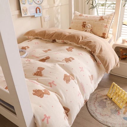 91家纺网 家纺一手货源 找家纺 （总）爱思凯家纺 2025新款A类牛奶绒学生床褥三件套-初心系列