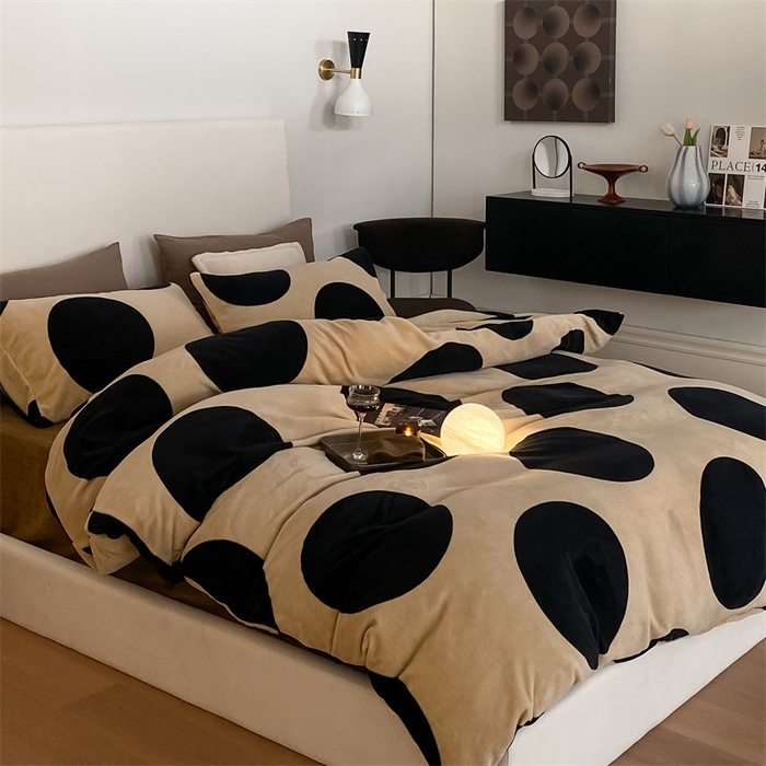 91家纺网 家纺一手货源 找家纺 2025新款小清新双面牛奶绒四件套 黑糖