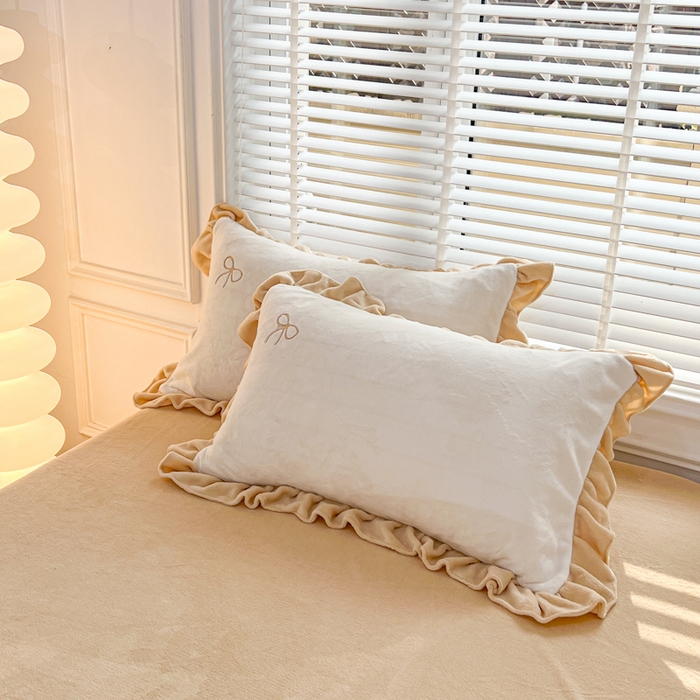 91家纺网 家纺一手货源 找家纺 金麦家纺 2024新款花边款牛奶绒四件套 蝴蝶结-香槟金