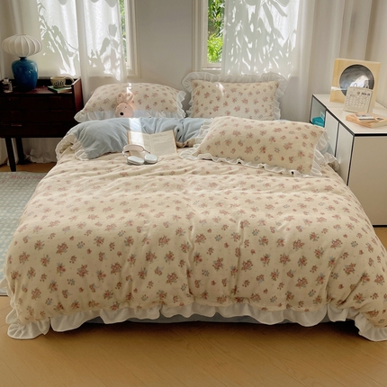 91家纺网 家纺一手货源 找家纺 美乐迪家纺 2024新款花边牛奶绒印花四件套 花香米